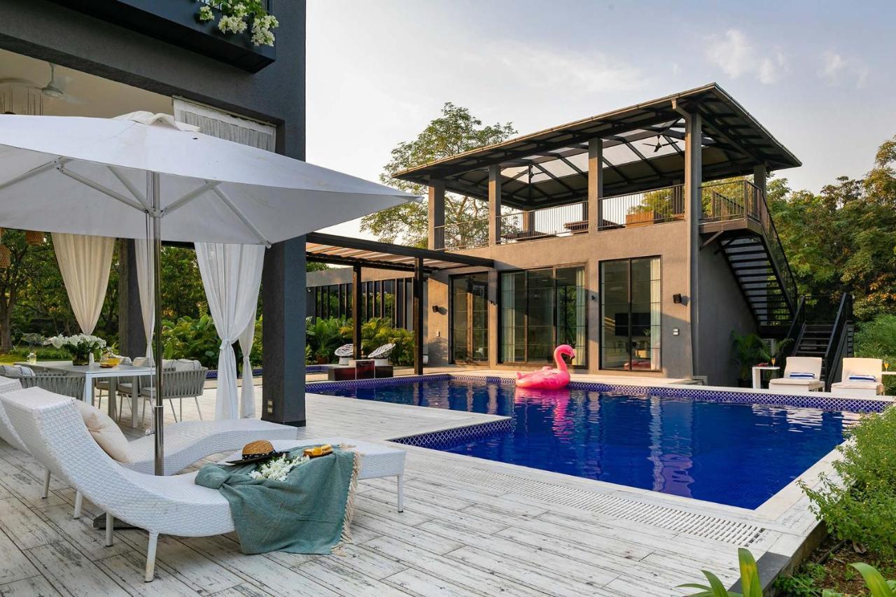 Stayvista At The Charcoal Villa Luxury Collection Alibag Exterior photo
