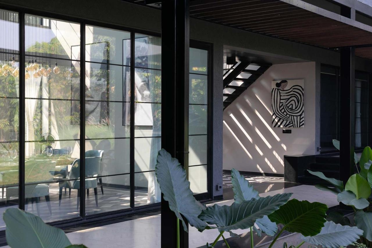 Stayvista At The Charcoal Villa Luxury Collection Alibag Exterior photo