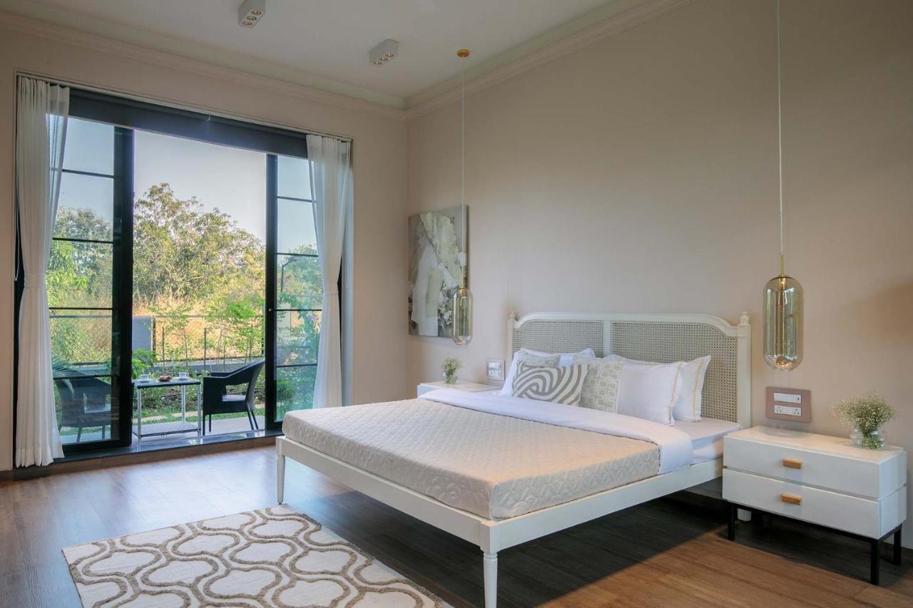 Stayvista At The Charcoal Villa Luxury Collection Alibag Exterior photo