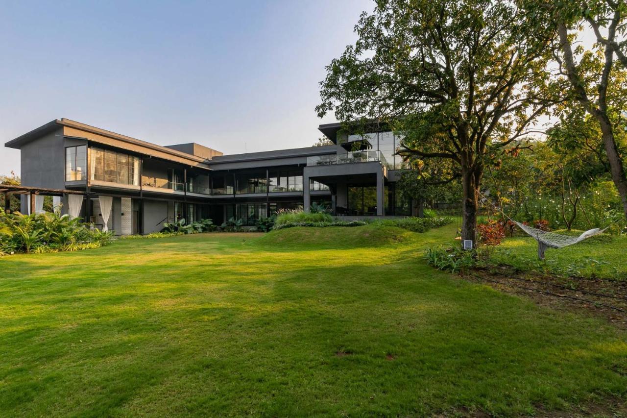 Stayvista At The Charcoal Villa Luxury Collection Alibag Exterior photo